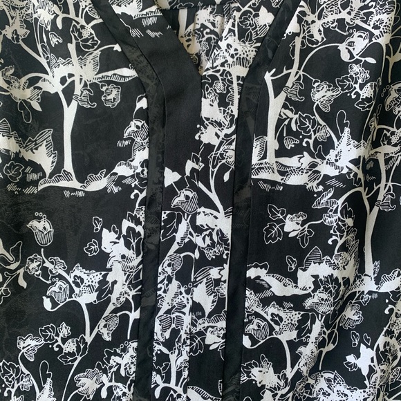 DIane Von Furstenburg Goldie print silk blouse szM - Picture 5 of 5